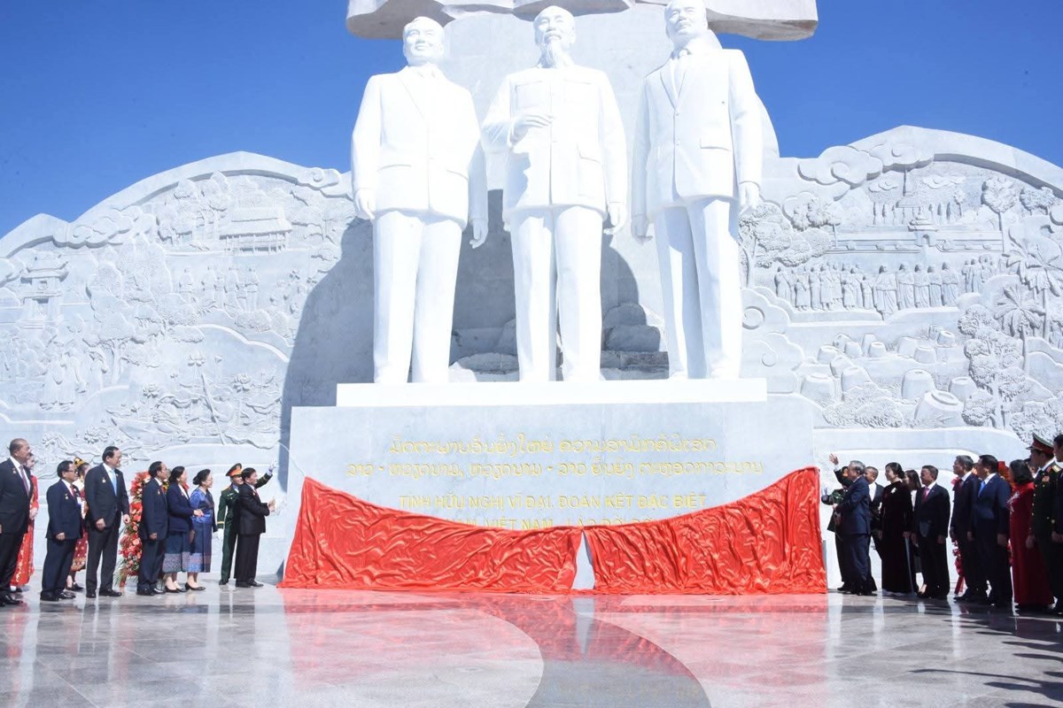 ເປດການນຳໃຊສວນສາທາລະນະມດຕະພາບ ລາວ-ຫວຽດນາມ - image 1