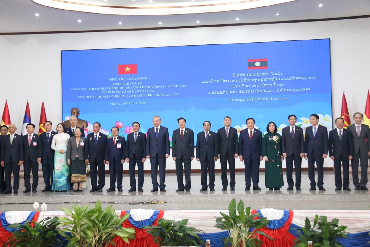 ສະຫາຍໂຕເລມ ພບປະໂອລມ ພະນກງານຫກແຫງ, ຄ-ອາຈານ ແລະ ນກສກສາ ສມປຊ - image 2