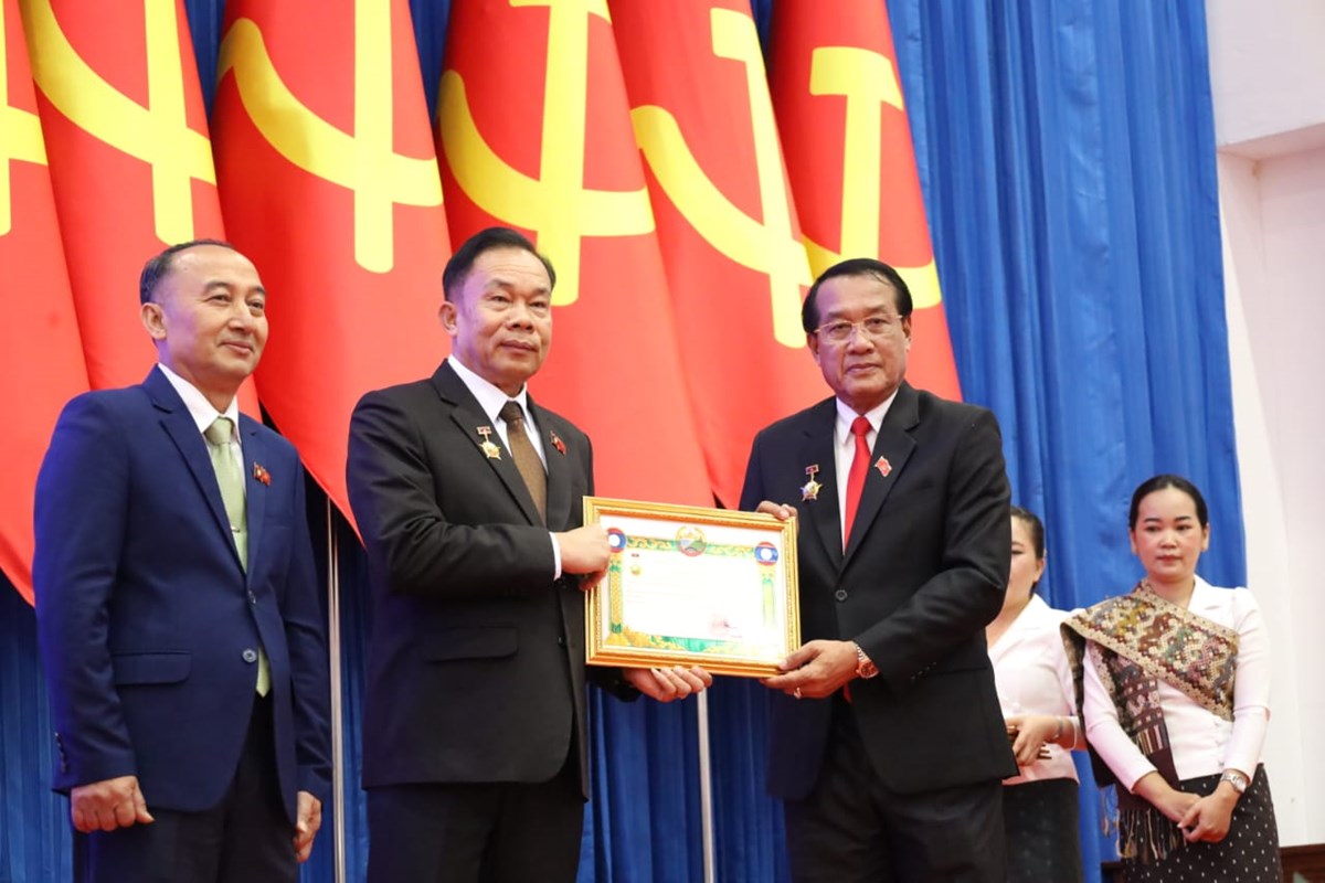 ຄາມວນ ປະດບຫຽນກາລະນກ 50 ປ ວນສະຖາປະນາ ສປປ ລາວ - image 1