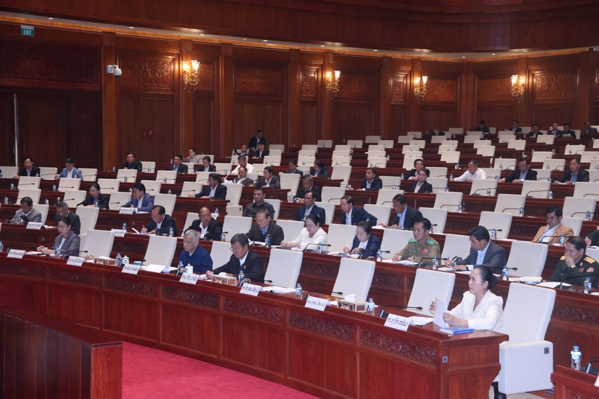 ຝກອບຮມໃຫພະນກງານຫກແຫງອອມຂາງສນກາງ ເພອຮບໃຊການເລອກຕງ - image 1