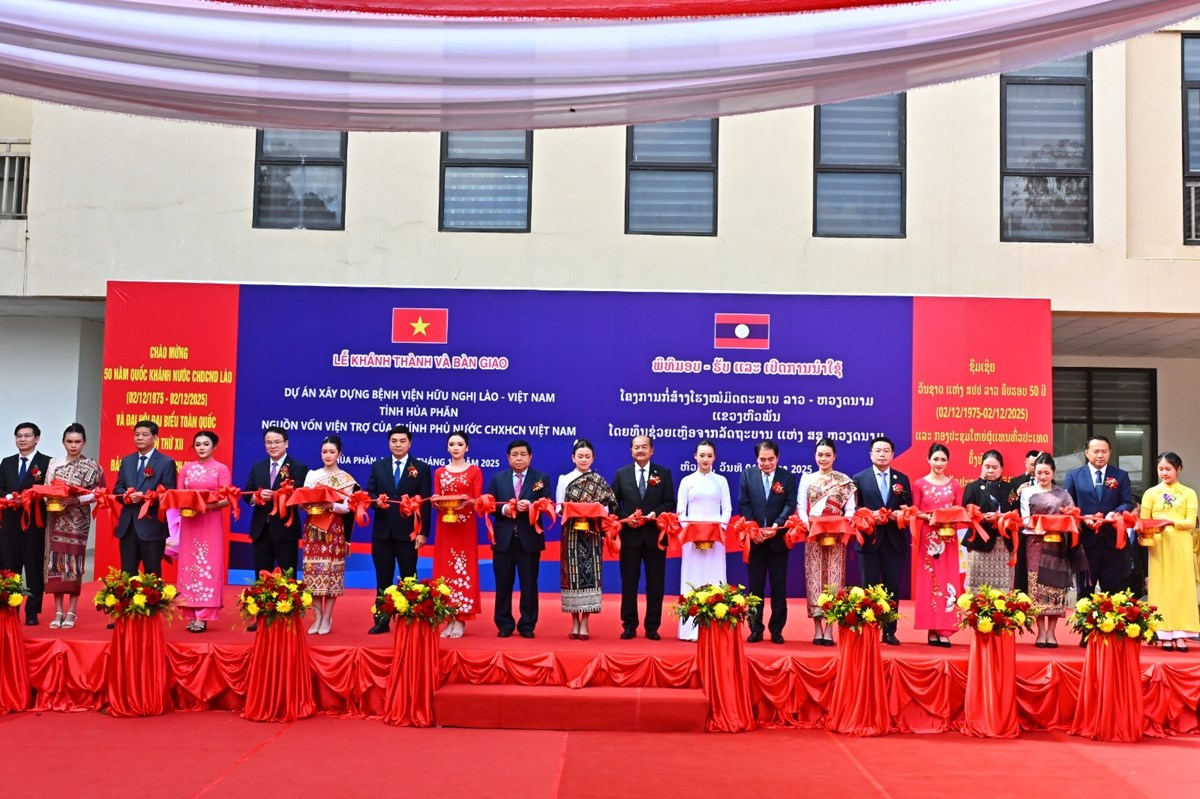 ມອບ-ຮບ ໂຄງການໂຮງໝມດຕະພາບ ລາວ-ຫວຽດນາມທແຂວງຫວພນ - image 1