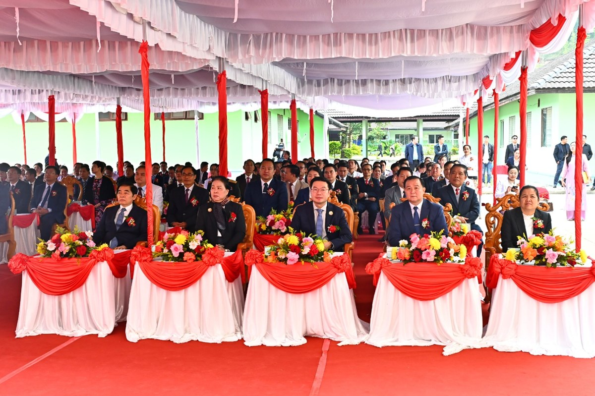 ມອບ-ຮບ ໂຄງການໂຮງໝມດຕະພາບ ລາວ-ຫວຽດນາມທແຂວງຫວພນ - image 3