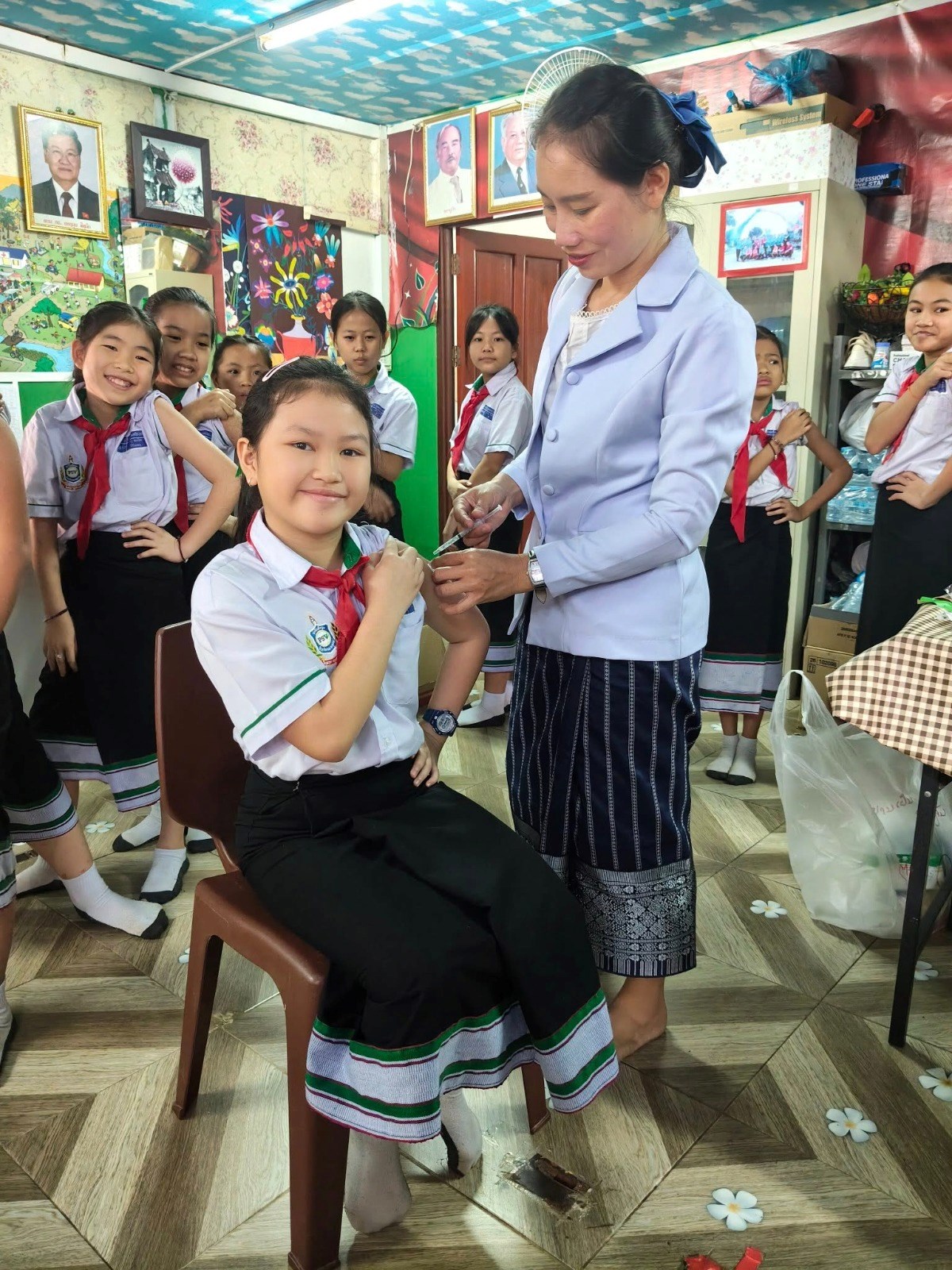 ເດັກຍິງມີອາຍຸ 10 ປີ ຄວນໄປຮັບວັກຊິນປ້ອງກັນມະເຮັງປາກມົດລູກ ແລະ ເຊື້ອ HPV image 2 ເດກຍງມອາຍ 10 ປ ຄວນໄປຮບວກຊນປອງກນມະເຮງປາກມດລກ ແລະ ເຊອ HPV - image 2