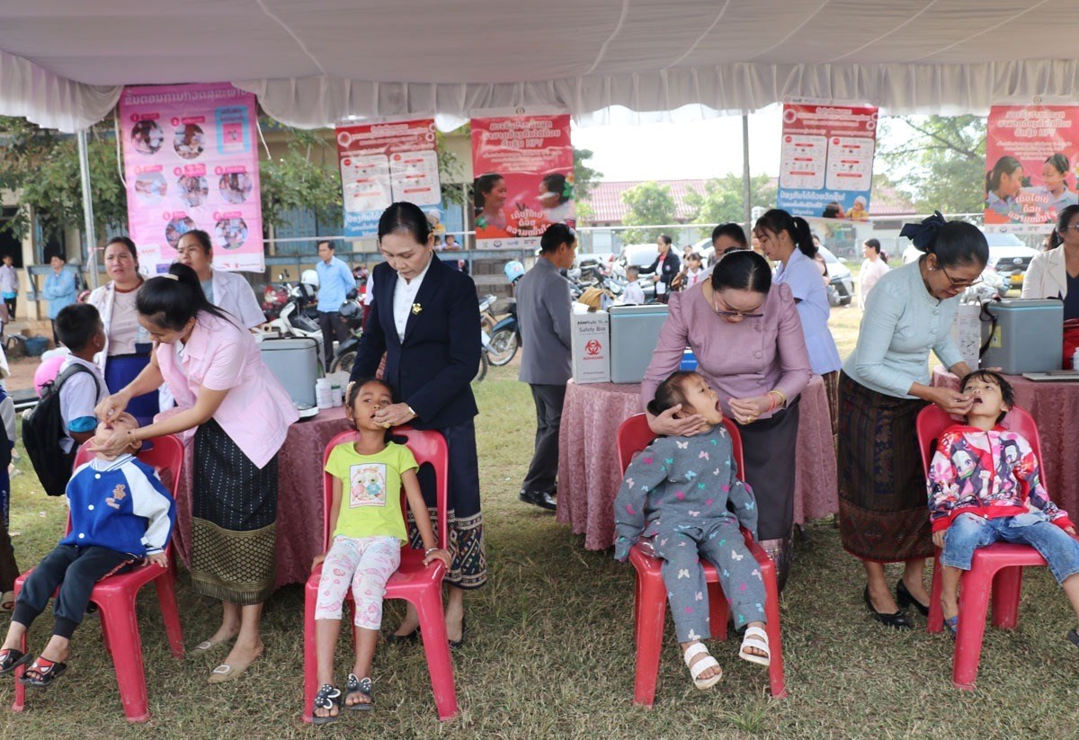 ເມືອງລະມາມ ເປີດຂະບວນການສັກວັກຊີນກັນມະເຮັງປາກມົດລູກ image 1 ເມອງລະມາມ ເປດຂະບວນການສກວກຊນກນມະເຮງປາກມດລກ - image 1