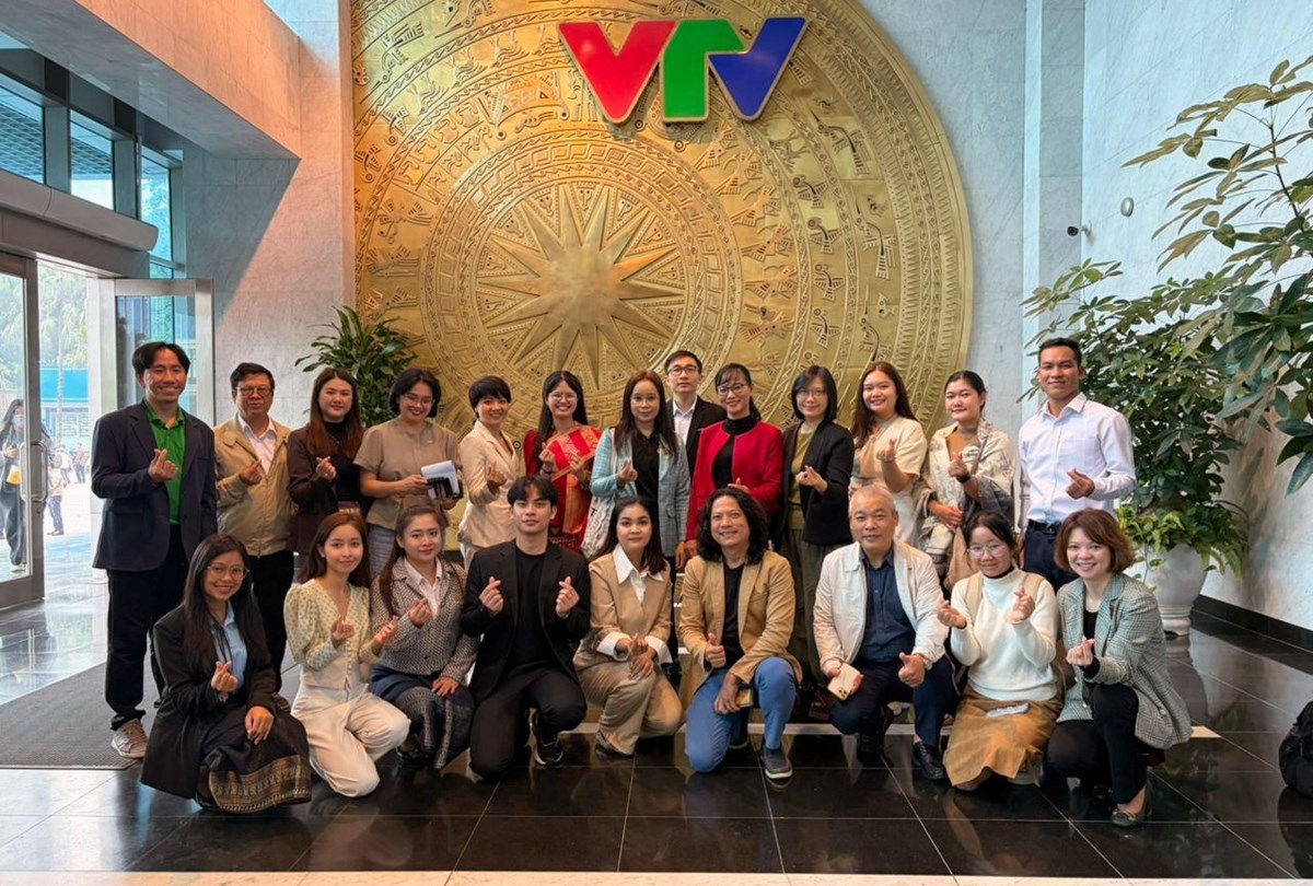 ສມວນຊນລາວ ຖອດບດຮຽນຈາກ 3 ສຫວຽດນາມ - image 1