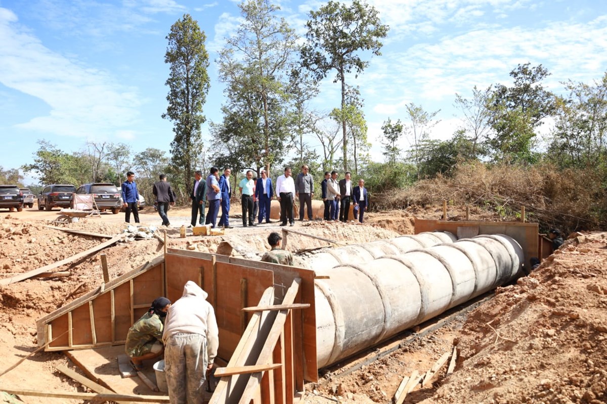 ໂຄງການກໍ່ສ້າງເສັ້ນທາງປູຢາງ 2 ຊັ້ນ ບ້ານຜາຫອຍ ຫາ ບ້ານແກ້ງຈອນ ມີຄວາມຄືບໜ້າ 39.06% image 1 ໂຄງການກສາງເສນທາງປຢາງ 2 ຊນ ບານຜາຫອຍ ຫາ ບານແກງຈອນ ມຄວາມຄບໜາ 39.06% - image 1