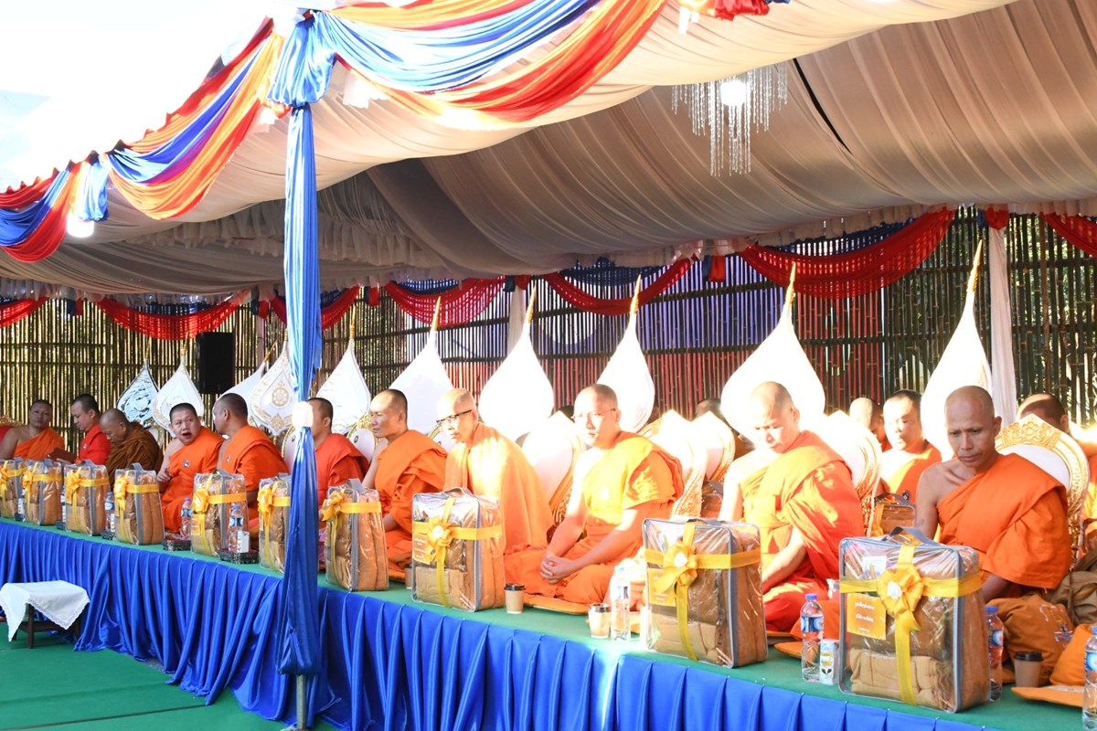 ການນໍາ ພັກ-ລັດ ແລະ ມວນຊົນແຂວງສະຫວັນນະເຂດຮ່ວມໃສ່ບາດວັນເກີດປະທານ ໄກສອນ ພົມວິຫານ image 2 ການນາ ພກ-ລດ ແລະ ມວນຊນແຂວງສະຫວນນະເຂດຮວມໃສບາດວນເກດປະທານ ໄກສອນ ພມວຫານ - image 2