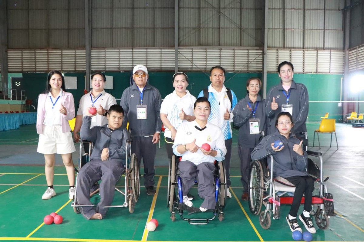 ລນລ ສພນທະວງ ສາວນກກລາບອດເຊຍຄວາຫຽນຄາທາອດໃຫແຂວງຫວງພະບາງ - image 1