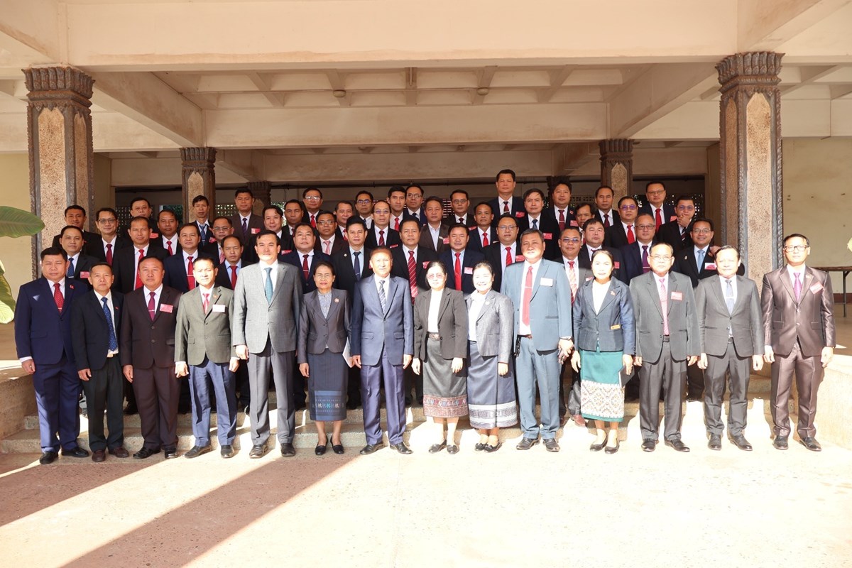 ສມປຊ ເປີດຝຶກອົບຮົມທິດສະດີການເມືອງ ແລະ ການບໍລິຫານຄຸ້ມຄອງລັດ ໃຫ້ເລຂາພັກເມືອງ ຊຸດທີ VIII image 2 ສມປຊ ເປດຝກອບຮມທດສະດການເມອງ ແລະ ການບລຫານຄມຄອງລດ ໃຫເລຂາພກເມອງ ຊດທ VIII - image 2