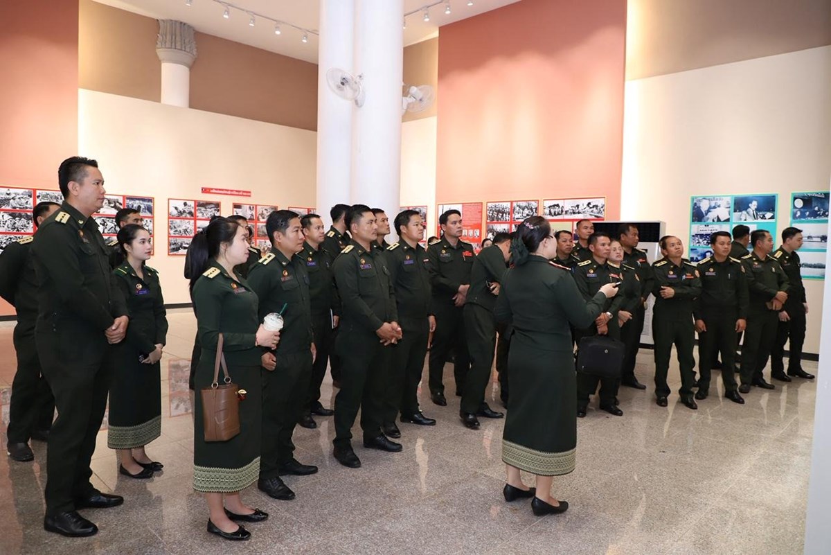 ກອງບນຊາການທະຫານຊາຍແດນ ຢຽມຊມຫພພທະພນປະຫວດສາດກອງທບ - image 2