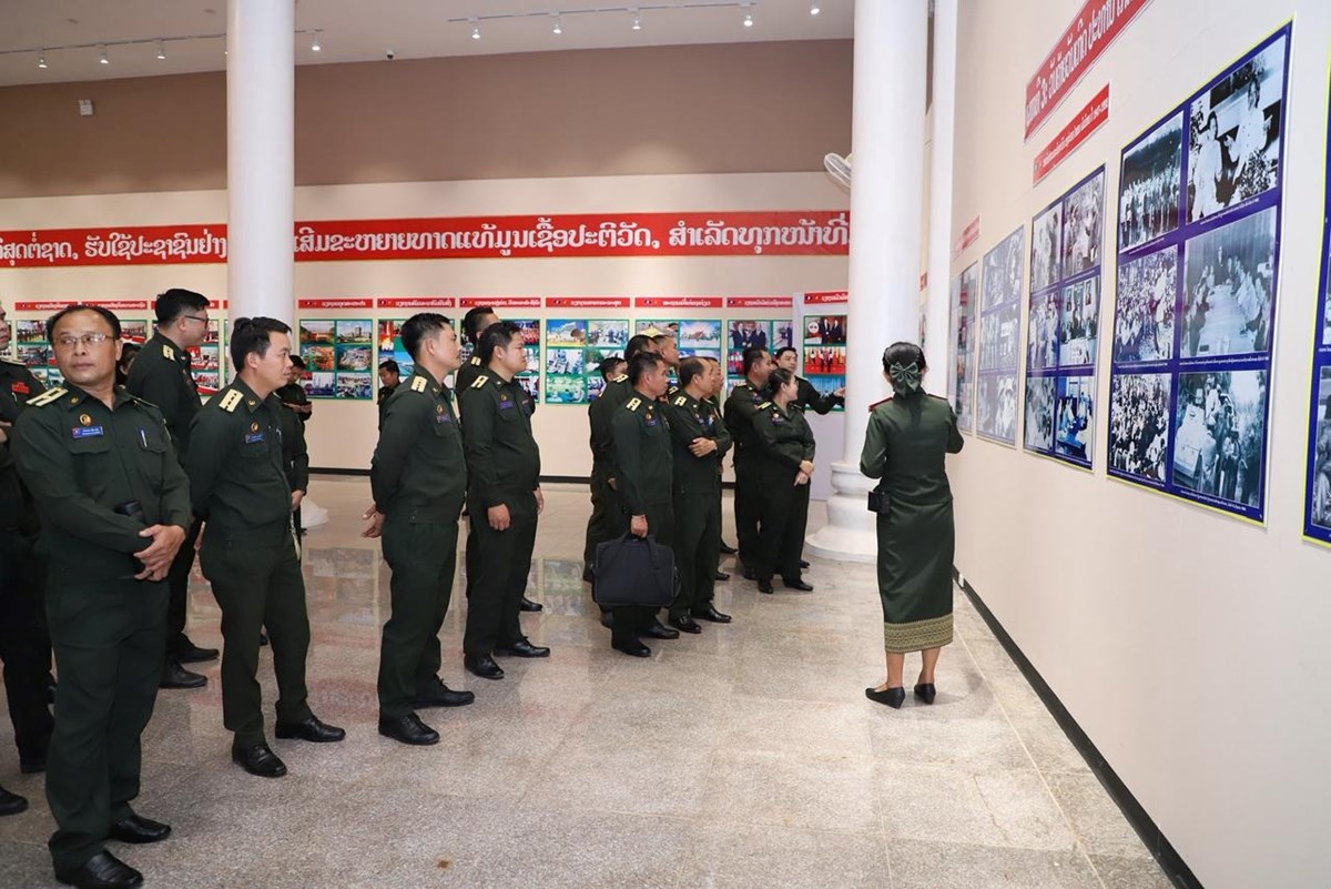 ກອງບນຊາການທະຫານຊາຍແດນ ຢຽມຊມຫພພທະພນປະຫວດສາດກອງທບ - image 3