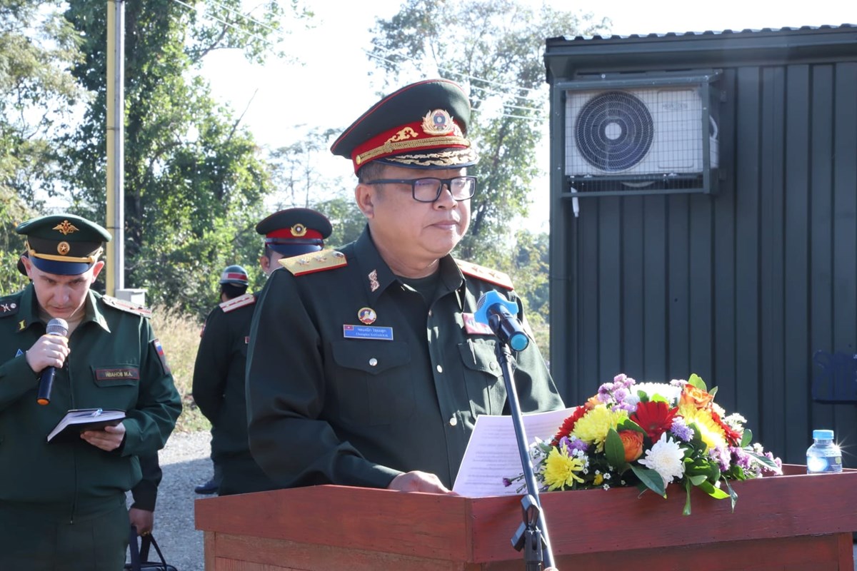 ມອບ-ຮບ ກອງພນສອມແປງເຄອນທເລກ 1 ແລະ ເລກ 2 ກອງທບ - image 2