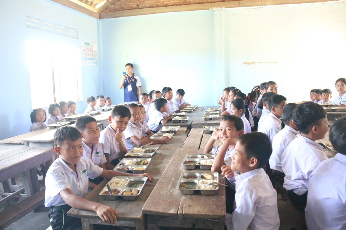 ໂຄງການອາຫານທຽງຊວຍໃຫນກຮຽນໂຮງຮຽນປະຖມສມບນບານແກງກມດຂນຫາຍ - image 4