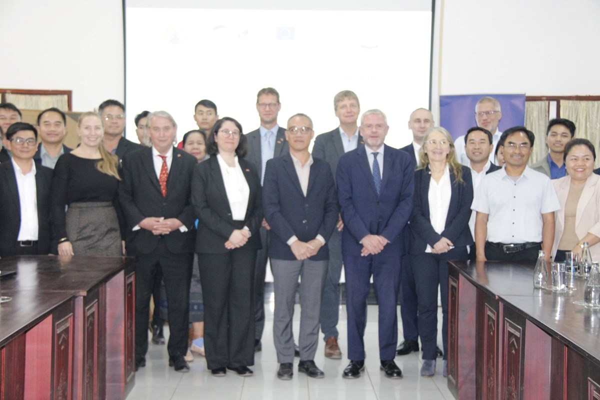 ມອບ-ຮັບ ອຸປະກອນໄອທີ ເພື່ອການຮຽນ-ການສອນ image 1 ມອບ-ຮບ ອປະກອນໄອທ ເພອການຮຽນ-ການສອນ - image 1