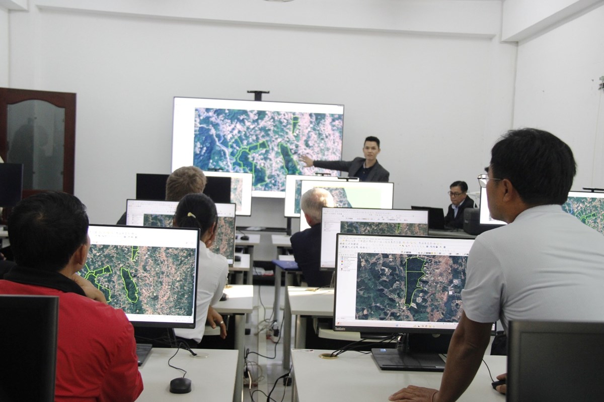 ມອບ-ຮັບ ອຸປະກອນໄອທີ ເພື່ອການຮຽນ-ການສອນ image 2 ມອບ-ຮບ ອປະກອນໄອທ ເພອການຮຽນ-ການສອນ - image 2