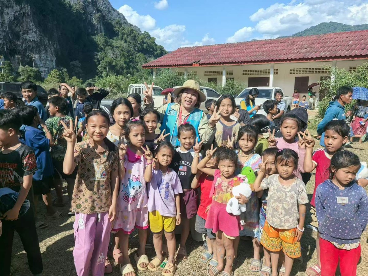 ເສອຜາຫາຍລານຊດ, ສາຍພແລະສາຍນຳຄສກຂພຍານ: ປດສາກລງຢາງຈບງາມສຳລບໂຄງການ “ໜງແລວທາງໜງເສນທາງ, ໂຄງການບລຈາກເສອຜາໜງລານຊດ” ຢສປປລາວ - image 4