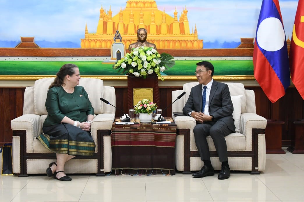 ຫວ​ໜາ​ ຄຕພ ຕອນຮບ ທດ ສ ອາ​ເມ​ຣ​ກາ ເຂາຢຽມອາລາ - image 1