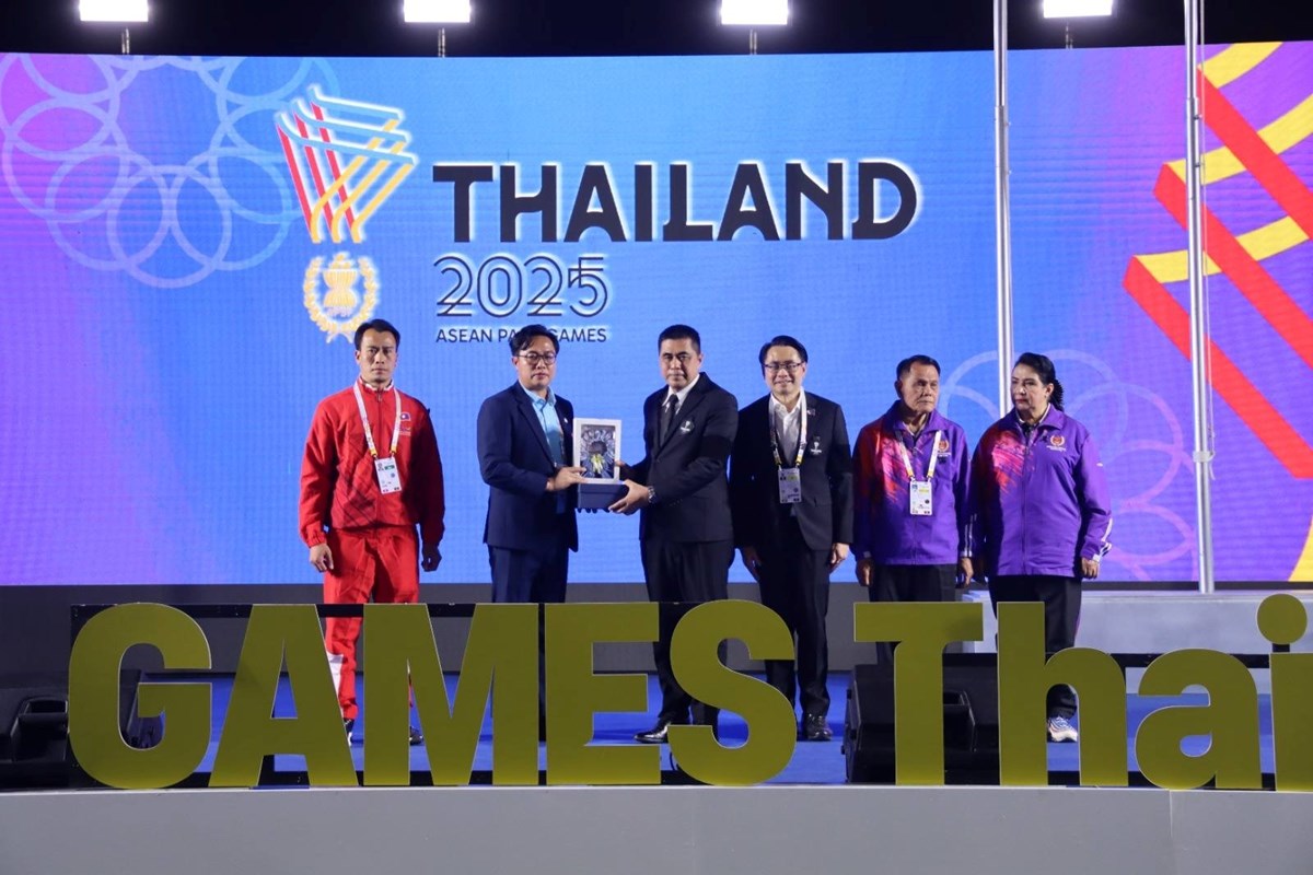 ທງຊາດລາວ ຖກເຊນຂນສຍອດເສາ ໃນງານກລາອາຊຽນພາຣາເກມ ຄງທ 13 ຢາງເປນທາງການ - image 1