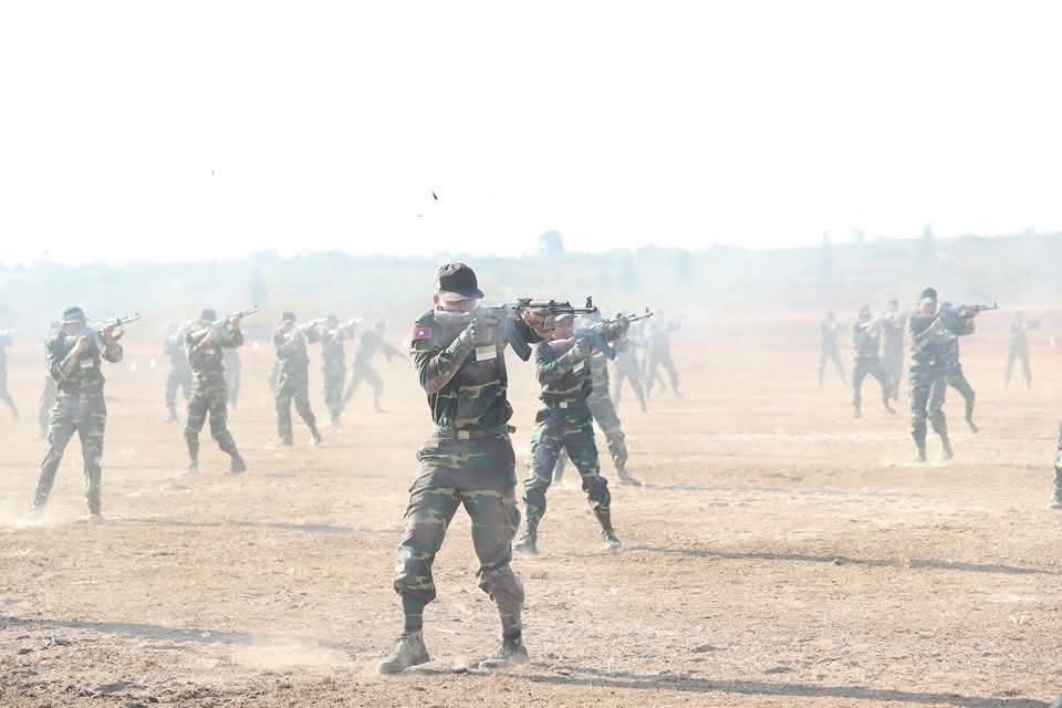 “ ຊາວໜມກອງທບ ເດດດຽວອາດຫານ ນຳໜາ ສາມກຄ ມວໃນ ແລະ ປະດດສາງ ” - image 1