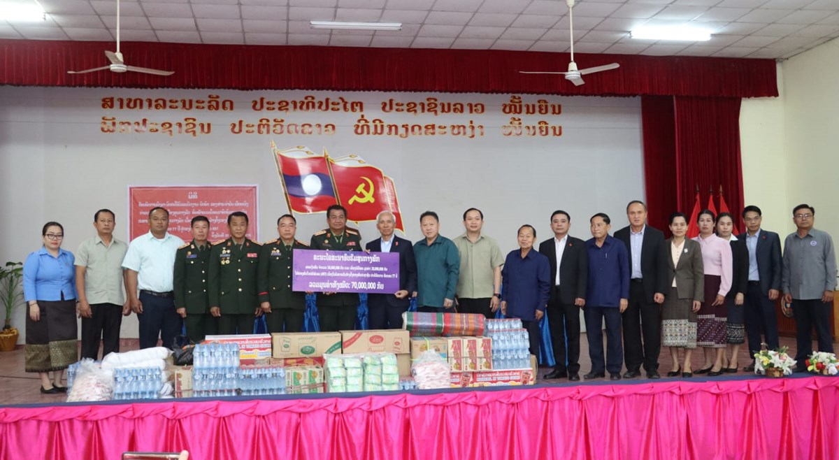 ຄະນະໂຄສະນາອບຮມສນກາງພກ ຢຽມຢາມກອງພນໃຫຍ 479 - image 3