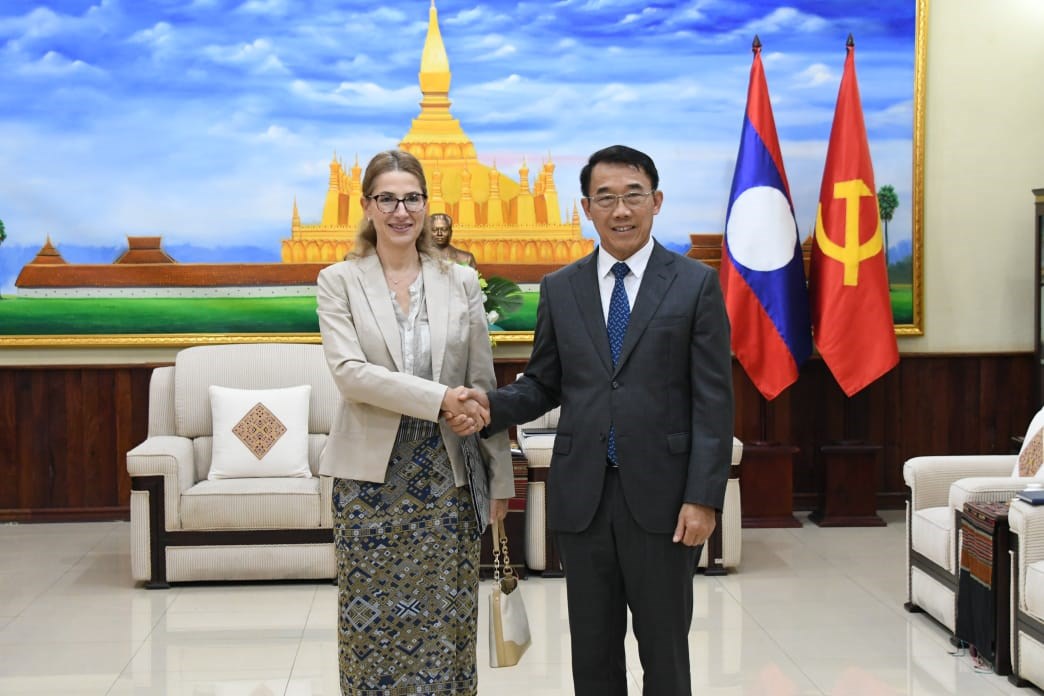 ຫວໜາຄະນະພວພນຕາງປະເທດສນກາງພກ ຕອນຮບທານທດຕວກກ - image 1