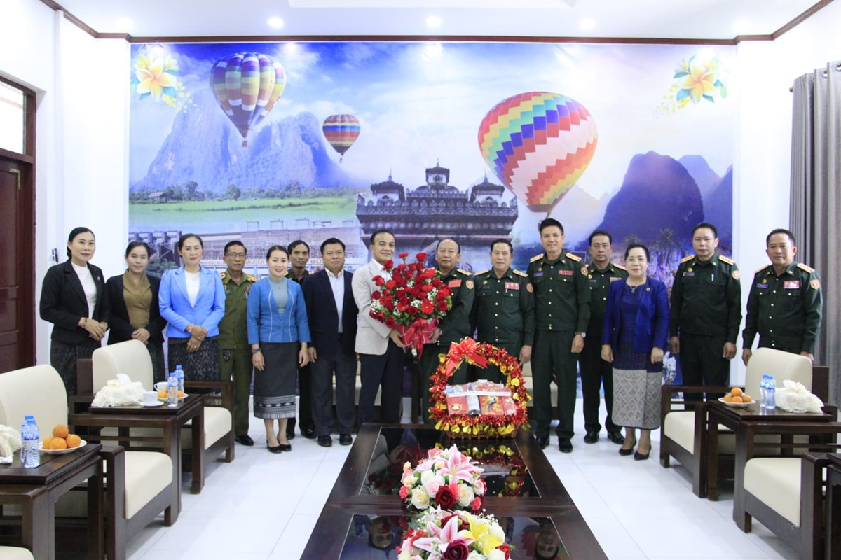 ການນຳແຂວງວຽງຈນ ຢຽມຢາມ ແລະ ອວຍພອນ ກອງພນທະຫານຮາບທ1 ເນອງໃນໂອກາດ ວນສາງຕງກອງທບປະຊາຊນລາວ ຄບຮອບ 77 ປ. - image 1