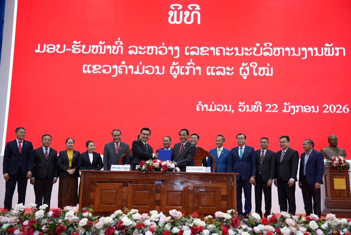 ເລຂາຄະນະບລຫານງານພກແຂວງຄຳມວນລະຫວາງຜເກາ ແລະ ຜໃໝ - image 2