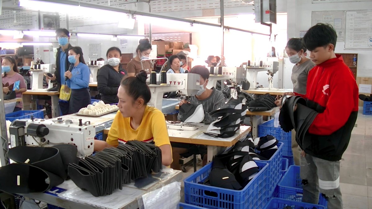 ພັກກໍານົດທາດແທ້ມູນເຊື້ອປະຕິວັດຂອງສະຫະພັນກໍາມະບານລາວ image 2 ພກການດທາດແທມນເຊອປະຕວດຂອງສະຫະພນກາມະບານລາວ - image 2