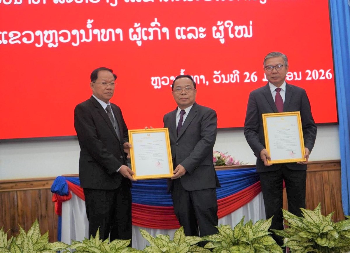 ສະຫາຍ ພົນໂທ ຄໍາກິ່ງ ຜຸຍຫຼ້າມະນີວົງ ໄດ້ຮັບການແຕ່ງຕັ້ງເປັນເລຂາພັກແຂວງຫຼວງນ້ຳທາ image 3 ສະຫາຍ ພນໂທ ຄາກງ ຜຍຫາມະນວງ ໄດຮບການແຕງຕງເປນເລຂາພກແຂວງຫວງນຳທາ - image 3