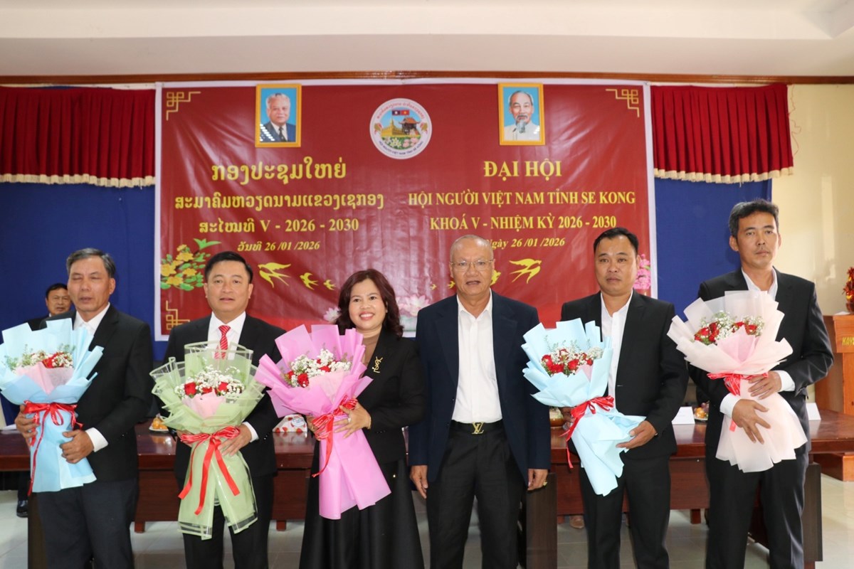 ກອງປະຊມໃຫຍສະມາຄມຫວຽດນາມ ແຂວງເຊກອງ ສະໄໝທ V ໄຂຂນຢາງເປນທາງການ - image 2