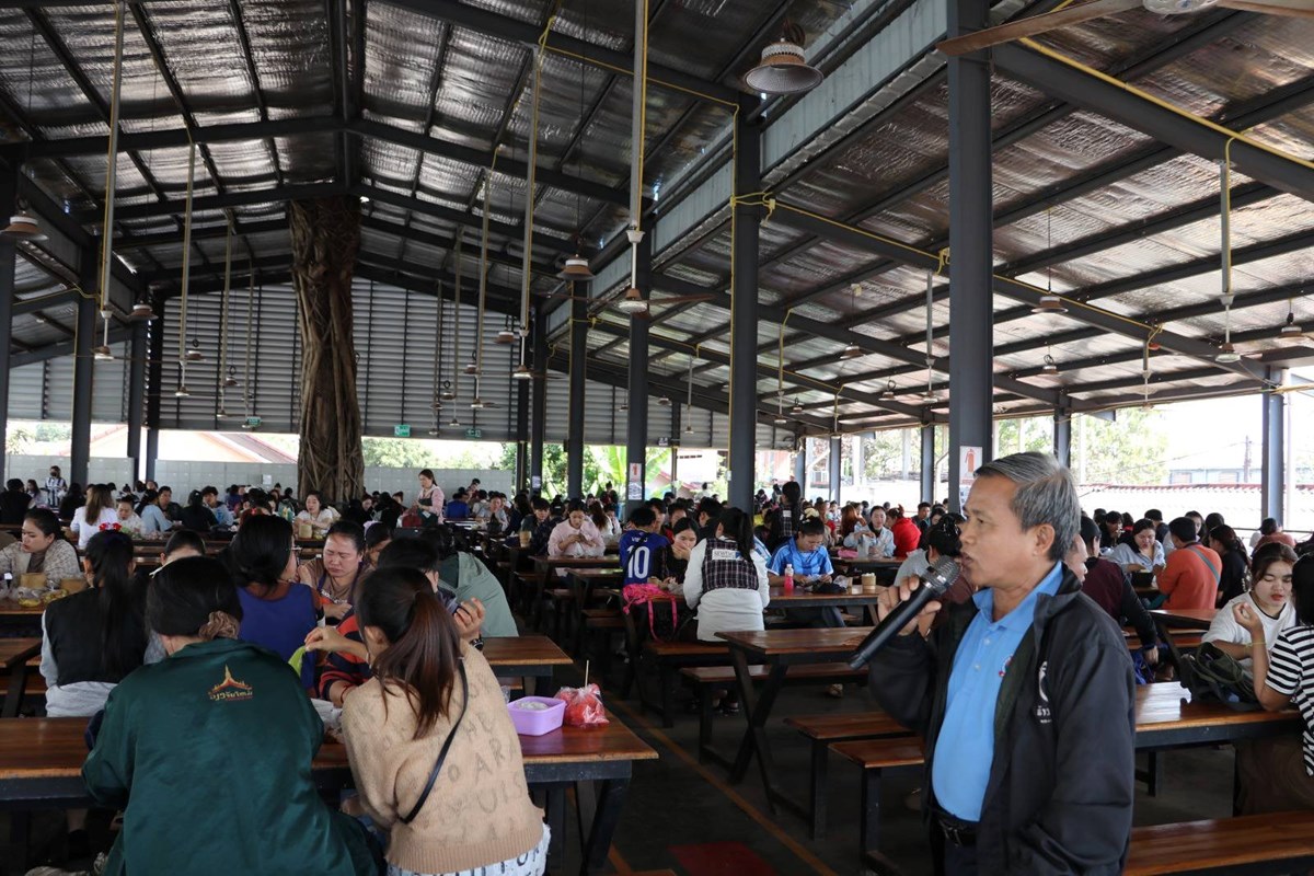 ສະຫະພັນກໍາມະບານລາວ ເຕີບໃຫຍ່ຂະຫຍາຍຕົວຢ່າງຕໍ່ເນື່ອງ image 2 ສະຫະພນກາມະບານລາວ ເຕບໃຫຍຂະຫຍາຍຕວຢາງຕເນອງ - image 2