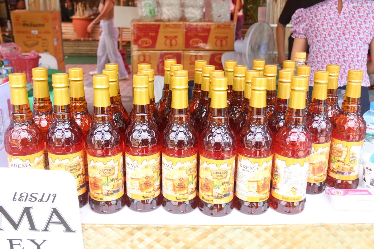 ນກທລະກດແມຍງລາວ ມຫາຍຜະລດຕະພນນາສະເໜໃນງານເທດສະການອາຫານລາວ - image 2