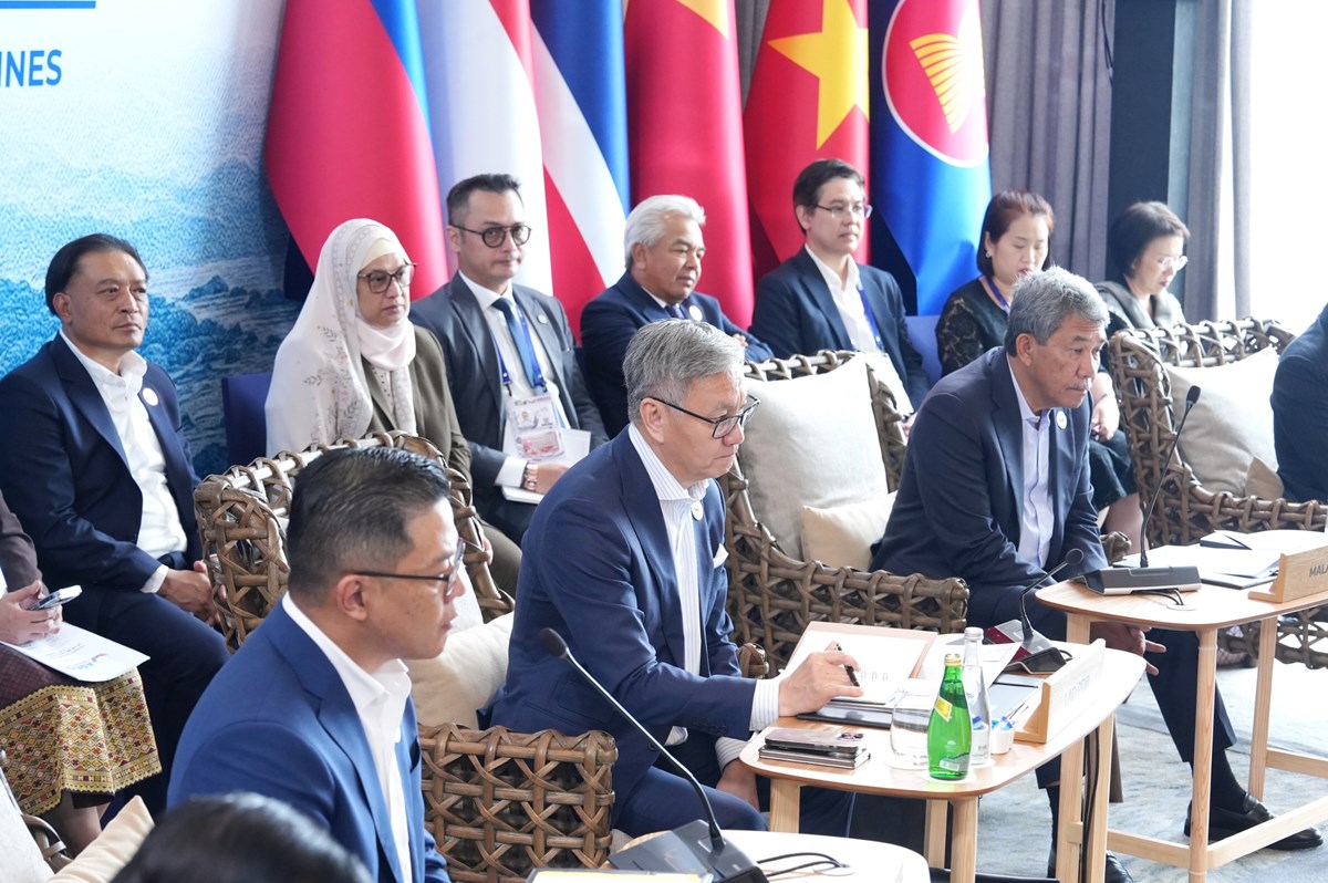 ກອງປະຊຸມປຶກສາຫາລືບໍ່ເປັນທາງການ ແບບເປີດກວ້າງ ກ່ຽວກັບການຈັດຕັ້ງປະຕິບັດ 5 ຂໍ້ຕົກລົງຂອງຜູ້ນຳອາຊຽນ ກ່ຽວກັບບັນຫາ ມຽນມາ image 1 ກອງປະຊມປກສາຫາລບເປນທາງການ ແບບເປດກວາງ ກຽວກບການຈດຕງປະຕບດ 5 ຂຕກລງຂອງຜນຳອາຊຽນ ກຽວກບບນຫາ ມຽນມາ - image 1