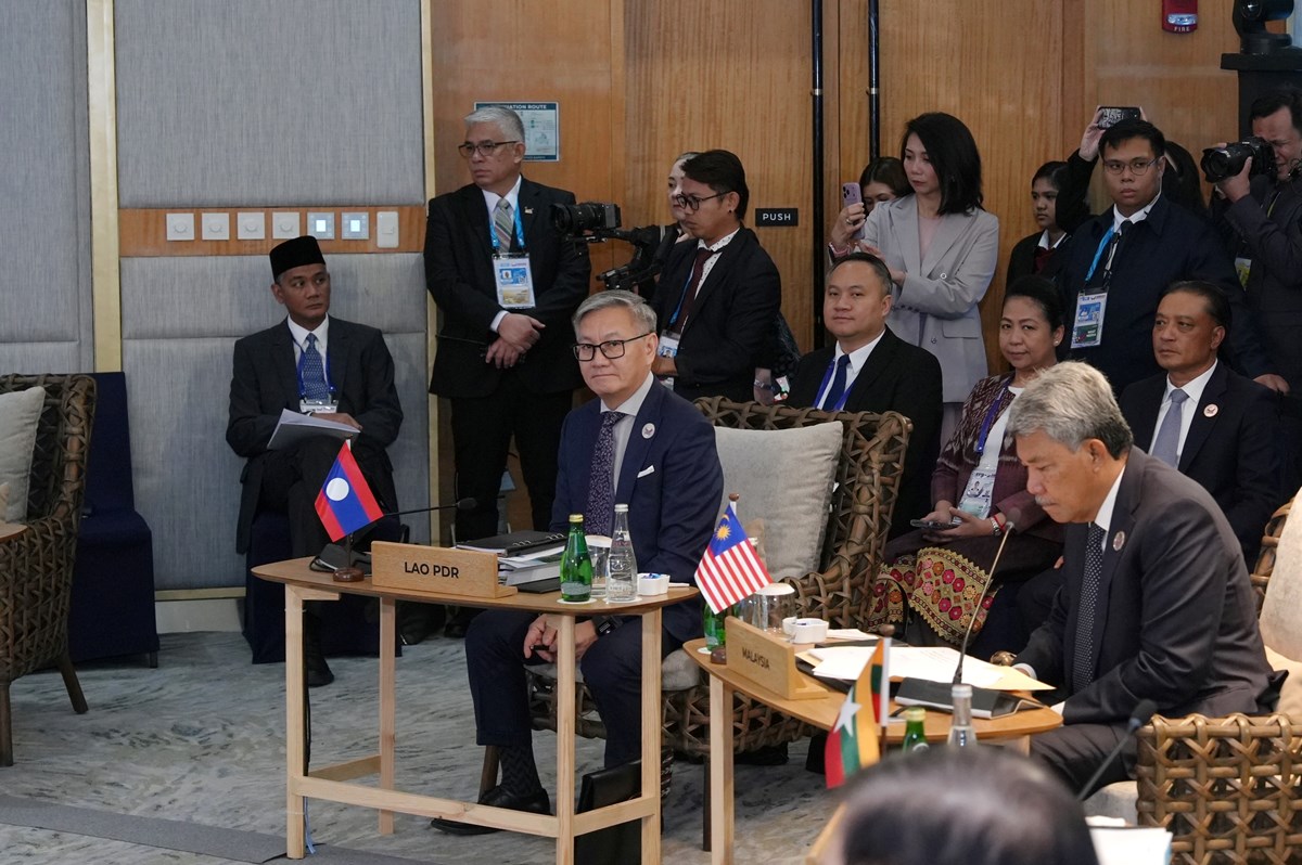 ກອງປະຊມລດຖະມນຕຕາງປະເທດອາຊຽນແບບວງແຄບ - image 1