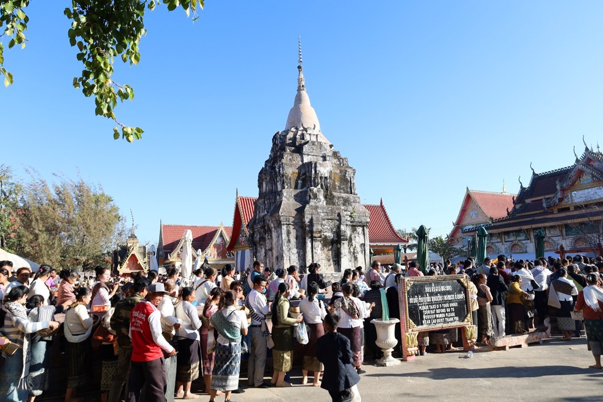 ການນໍາພັກ-ລັດ ຮ່ວມຕັກບາດໃນງານບຸນນະມັດສະການພະທາດໂຜ່ນ ປະຈໍາປີ 2026 image 2 ການນາພກ-ລດ ຮວມຕກບາດໃນງານບນນະມດສະການພະທາດໂຜນ ປະຈາປ 2026 - image 2