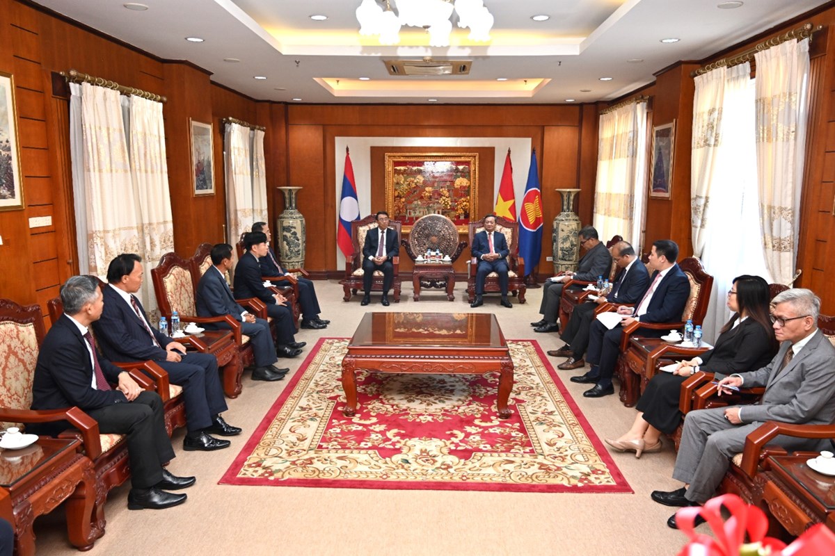 ຫົວໜ້າຄະນະພົວພັນຕ່າງປະເທດສູນກາງພັກ ເຂົ້າອວຍພອນ ທູດຫວຽດນາມ ປະຈໍາ ສປປ ລາວ image 1 ຫວໜາຄະນະພວພນຕາງປະເທດສນກາງພກ ເຂາອວຍພອນ ທດຫວຽດນາມ ປະຈາ ສປປ ລາວ - image 1