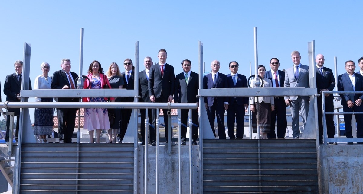 ມອບ-ຮບໂຮງງານບຳບດນາເປອນທນສະໄໝ - image 2