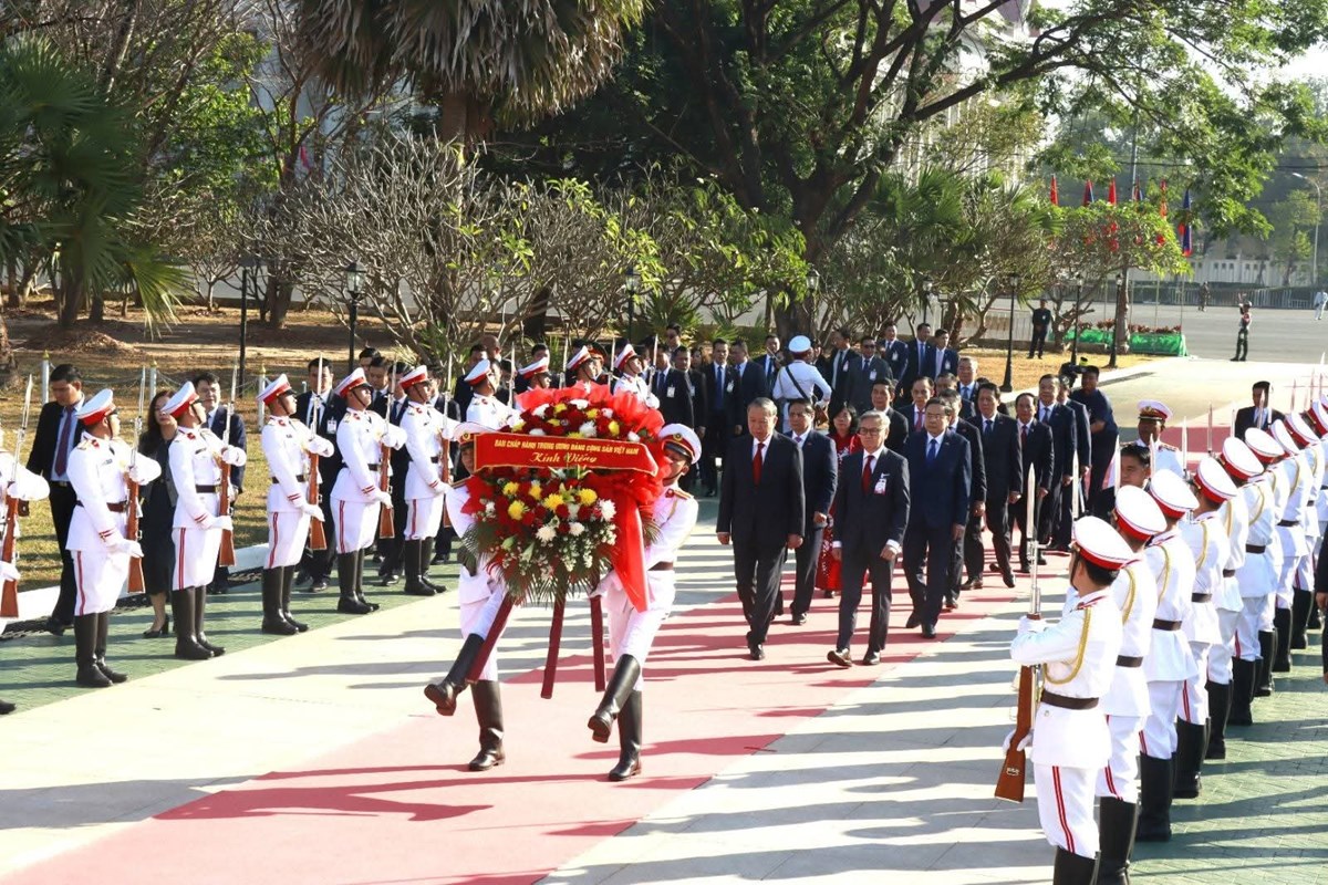 ເລຂາທການໃຫຍຄະນະບລຫານງານສນກາງພກກອມມນດຫວຽດນາມ ວາງພວງມາລາທອະນສາວະລນກຮບນລະນາມ - image 1