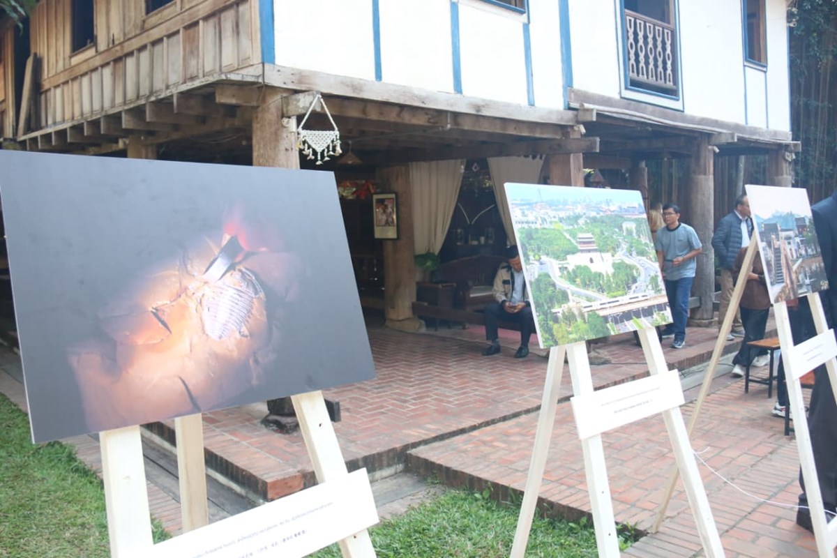 ວາງສະແດງຮບພາບ ມຣະດກໂລກມາບນຈບພບກນ ເມອງແຮກສຽວຈນ - ລາວຈບມກນ - image 2