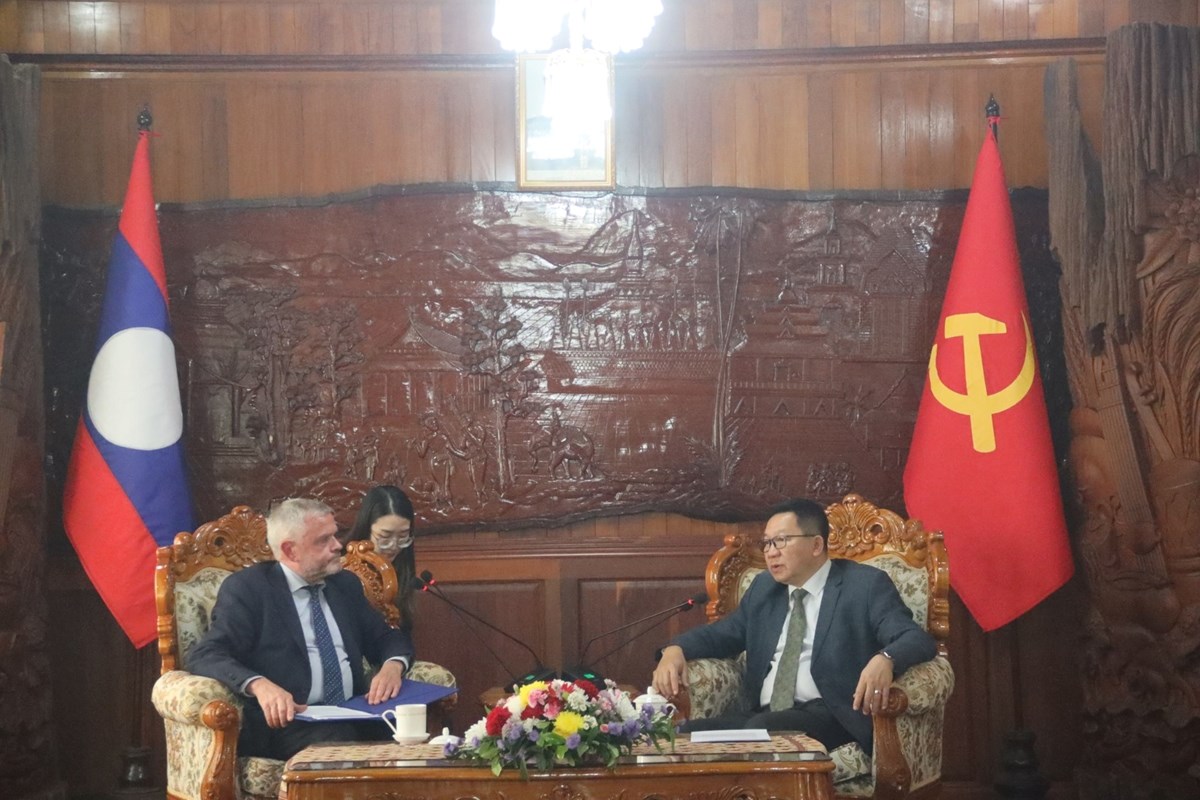 ລມຕ ກະຊວງກະສກຳ ແລະ ສງແວດລອມ ຕອນຮບທດ ສະຫະພາບເອຣບປະຈຳ ສປປ ລາວ - image 1