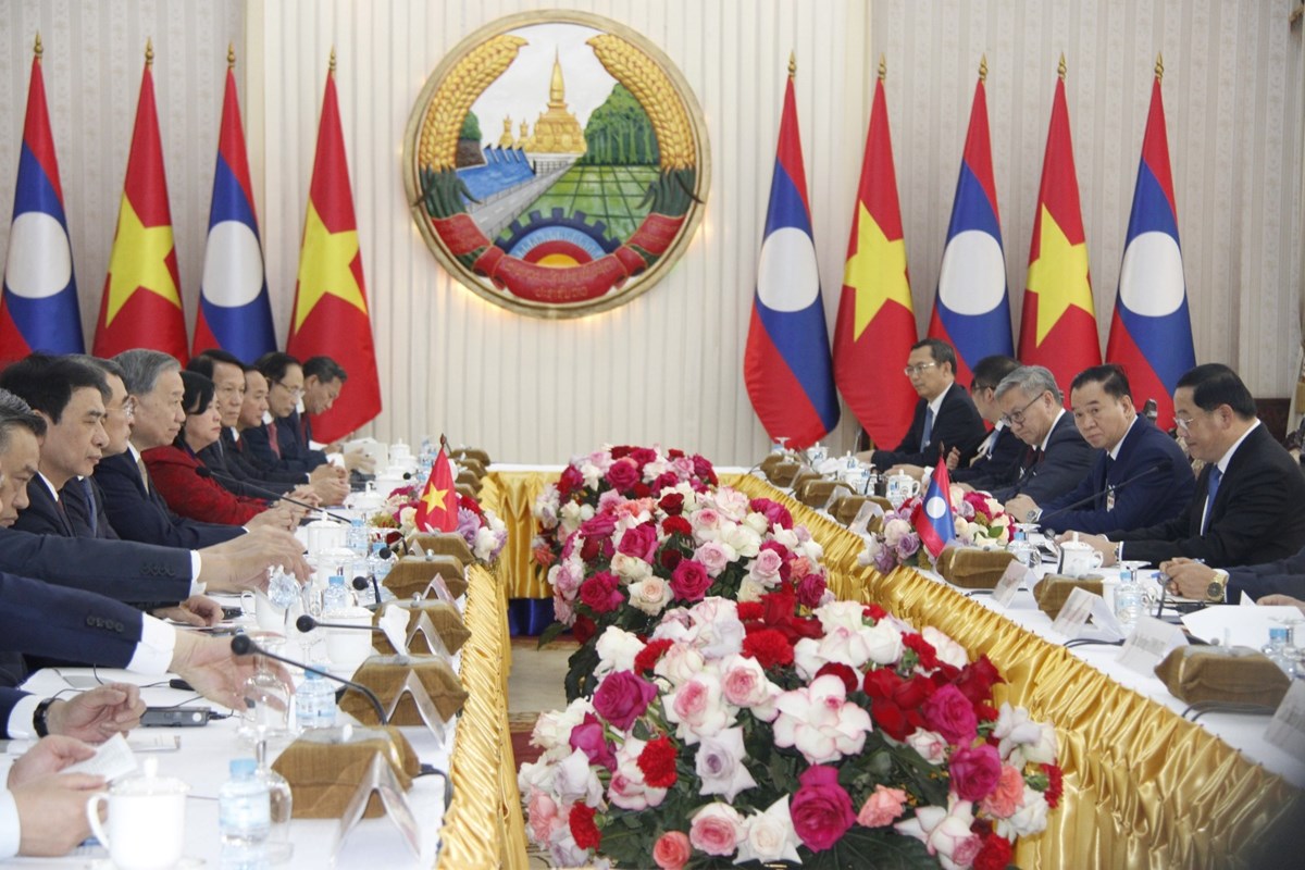 ນາຍກລດຖະມນຕ ສປປ ລາວ ພບປະກບເລຂາທການໃຫຍພກກອມມນດຫວຽດນາມ - image 1