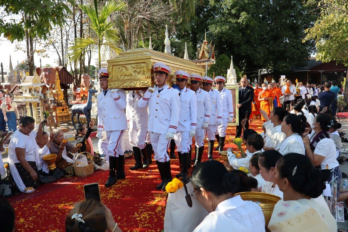 ຄາມວນເຄອນຍາຍສະຣຣະສງຂານຍາທານໃຫຍ ມະຫາ ໜໄຕ ແກວມະນໄຊຂນສສາລາໂຮງທມ ວດຈອມທອງ - image 1