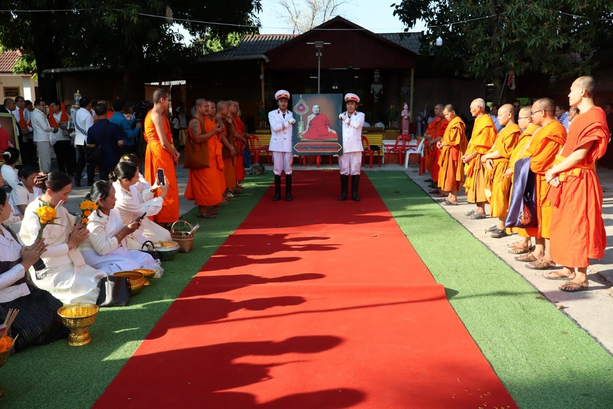 ຄາມວນເຄອນຍາຍສະຣຣະສງຂານຍາທານໃຫຍ ມະຫາ ໜໄຕ ແກວມະນໄຊຂນສສາລາໂຮງທມ ວດຈອມທອງ - image 2