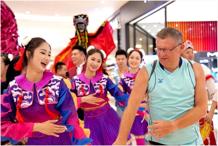 ຈນ - ອາຊຽນ ມວນຊນຕອນຮບບນກດຈນ - image 1