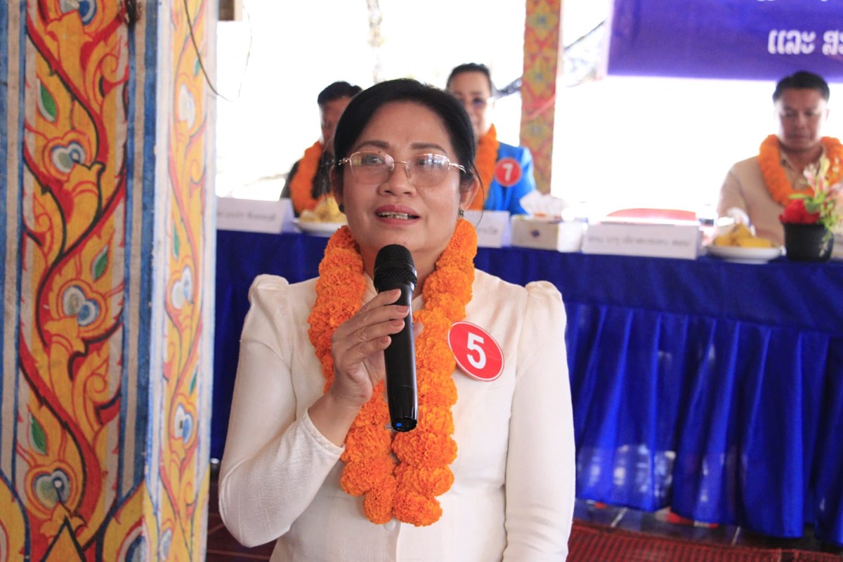 ຜູ້ສະໝັກເລືອກຕັ້ງ ສສຊ ເຂດເລືອຕັ້ງທີ 10 ແລະ ສສຂ ລົງພົບປະຜູ້ມີສິດເລືອກຕັ້ງຢູ່ ບ້ານແຈ້ງ ເມືອງທຸລະຄົມ image 1 ຜສະໝກເລອກຕງ ສສຊ ເຂດເລອຕງທ 10 ແລະ ສສຂ ລງພບປະຜມສດເລອກຕງຢ ບານແຈງ ເມອງທລະຄມ - image 1