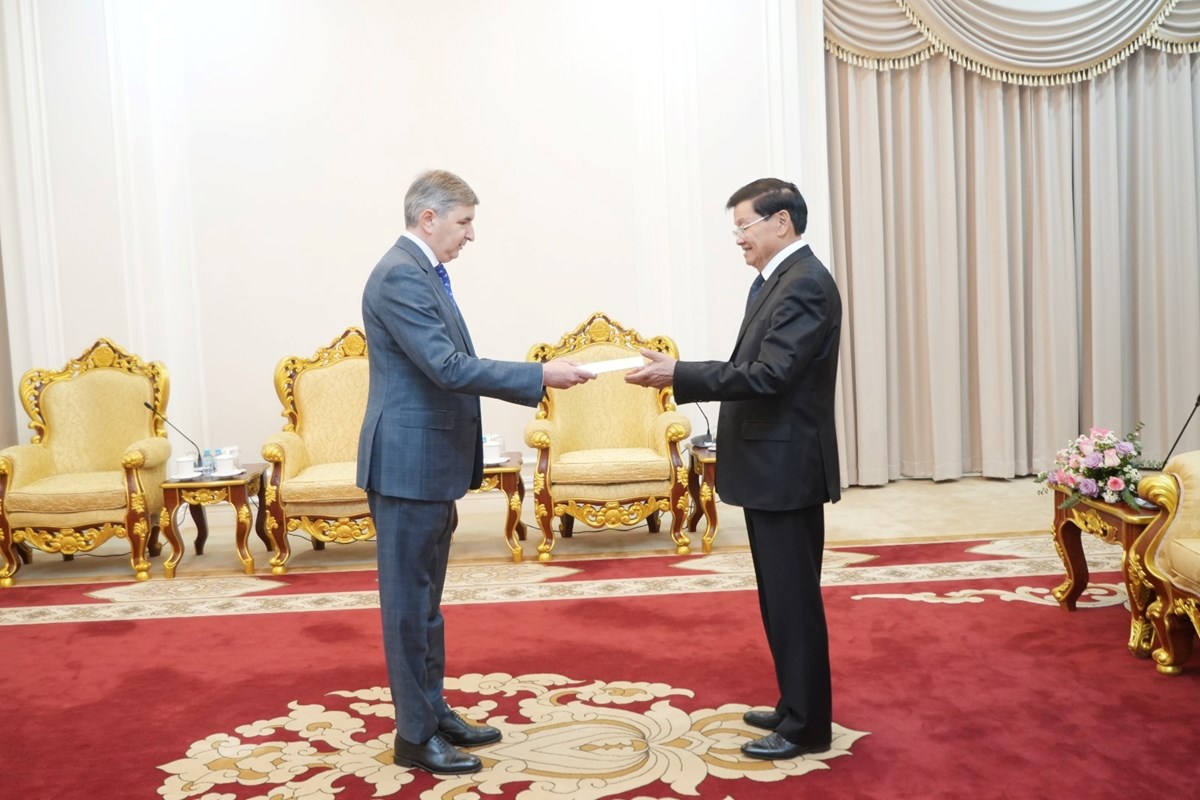 ປະທານປະເທດ ຮັບສານຕາຕັ້ງ ຈາກທູດຕ່າງປະເທດ ແລະ ມອບສານຕາຕັ້ງໃຫ້ທູດລາວໄປປະຈຳຢູ່ຕ່າງປະເທດ image 5 ປະທານປະເທດ ຮບສານຕາຕງ ຈາກທດຕາງປະເທດ ແລະ ມອບສານຕາຕງໃຫທດລາວໄປປະຈຳຢຕາງປະເທດ - image 5