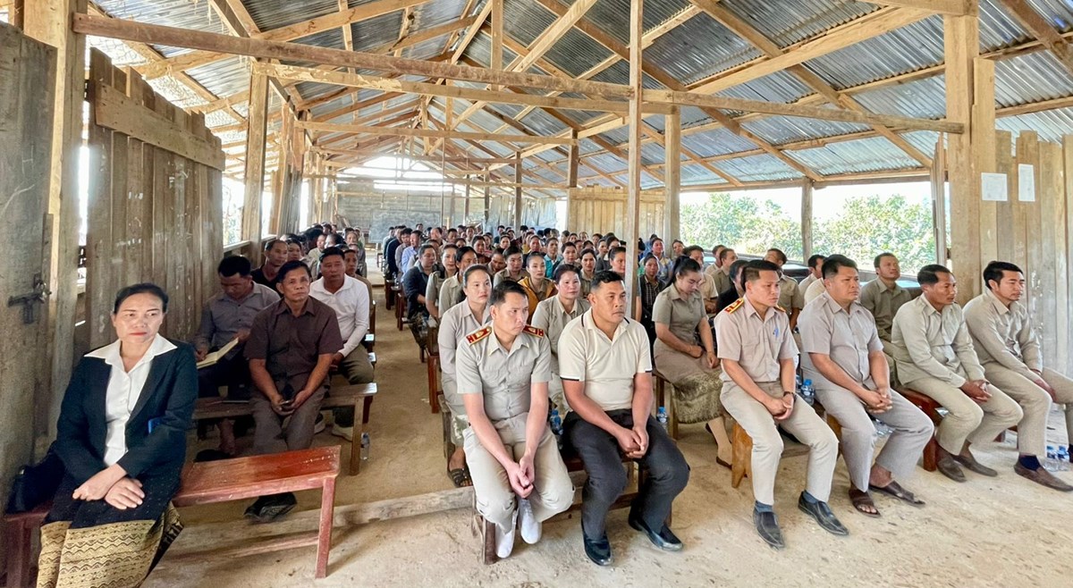 ບັນດາຜູ້ສະໝັກຮັບເລືອກຕັ້ງ 5 ທ່ານ ສຶບຕໍ່ ໂຄສະນາຫາສຽງ ຢູ່ເມືອງທ່າໂທມ image 1 ບນດາຜສະໝກຮບເລອກຕງ 5 ທານ ສບຕ ໂຄສະນາຫາສຽງ ຢເມອງທາໂທມ - image 1