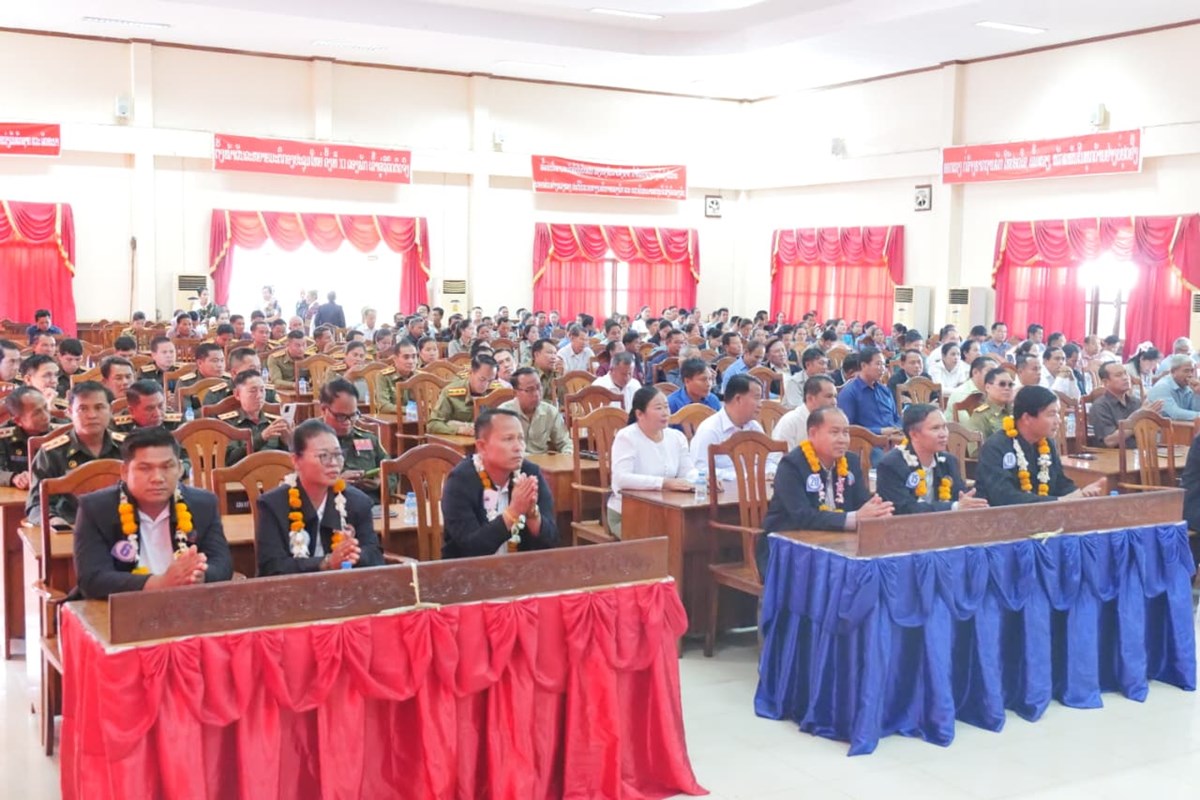 ຄະນະຜສະໝກຮບເລອກຕງ ສສຊ ເຂດເລອກຕງທ 15 ສບຕພບປະຜມສດເລອກຕງທເມອງໂຂງ - image 1