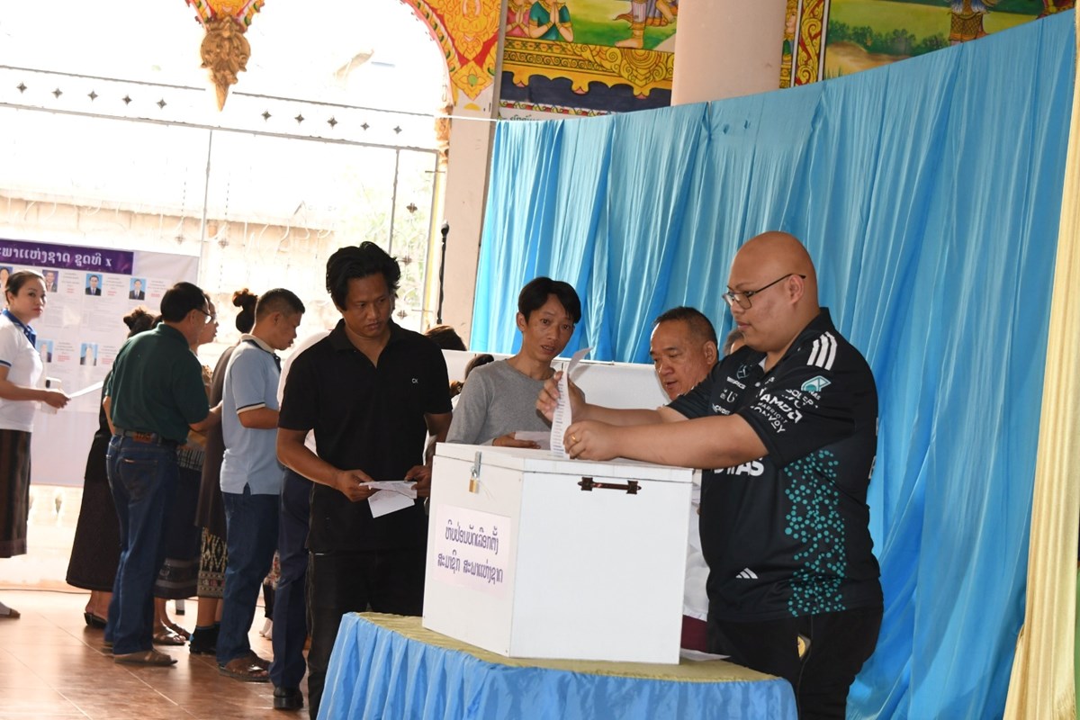 ທານ ໄຊສມພອນ ພມວຫານ ປະທານສະພາແຫງຊາດ ໄປໃຊສດປອນບດເລອກຕງສສຊຊດທ X ແລະ ສສຂຊດທ V - image 1