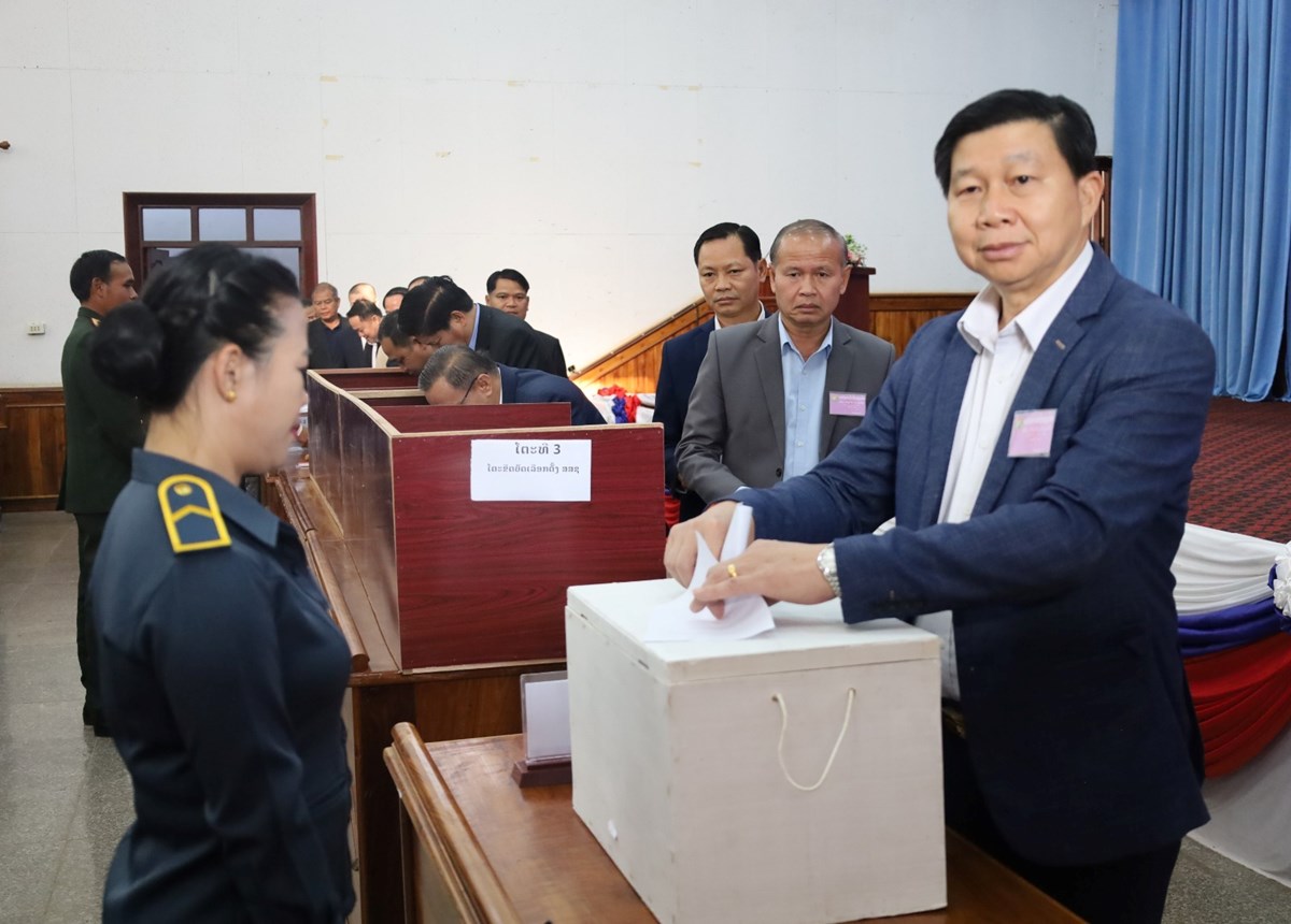 ບນຍາກາດ ການເລອກຕງ ສສຊ ຊດທ X ແລະ ສສຂ ຊດທ V ໜວຍເລອກຕງບານ ໂພນໄຊ - image 1